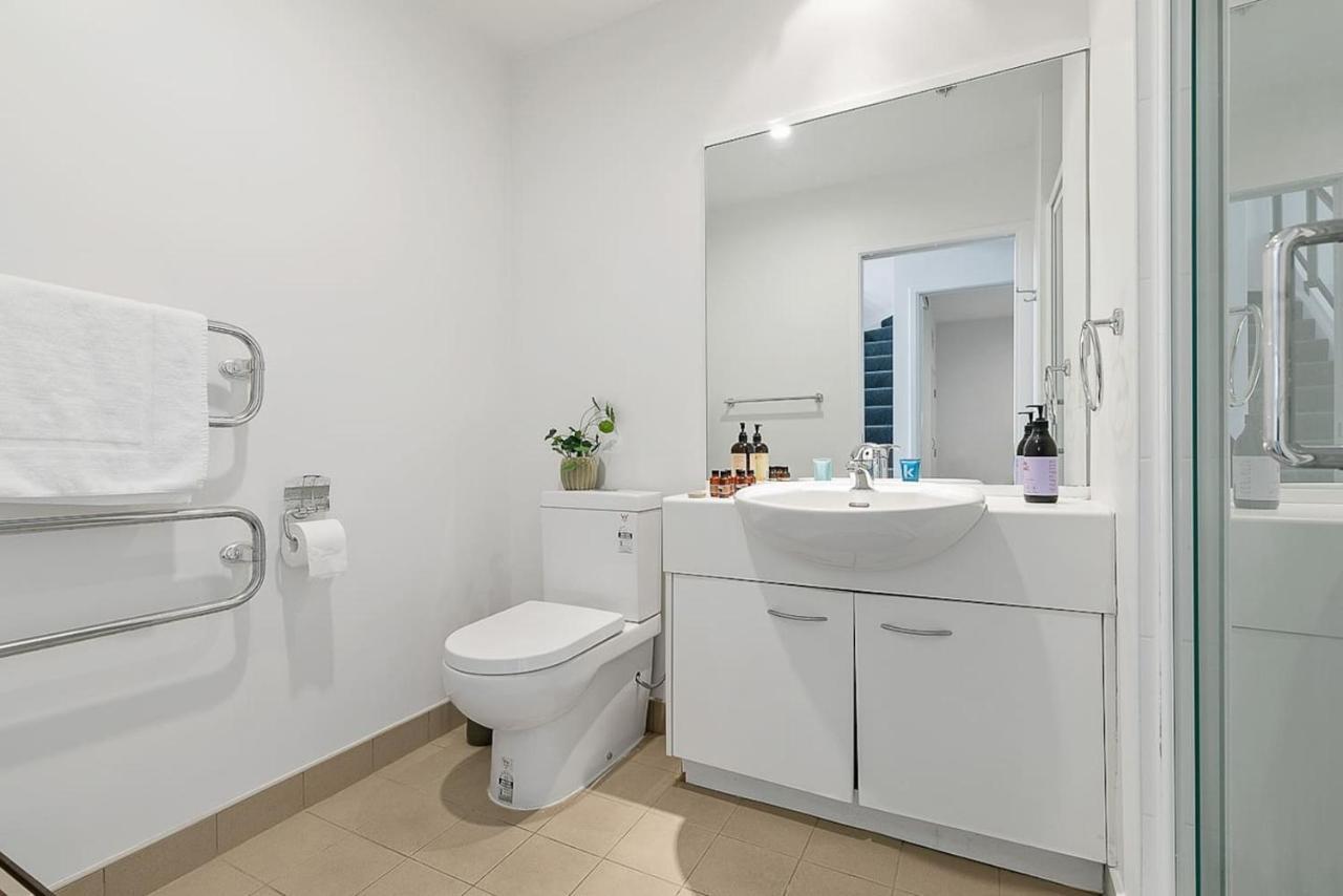 Roomy High-Ceiling Loft Apartment - Free Parking! Auckland Zewnętrze zdjęcie